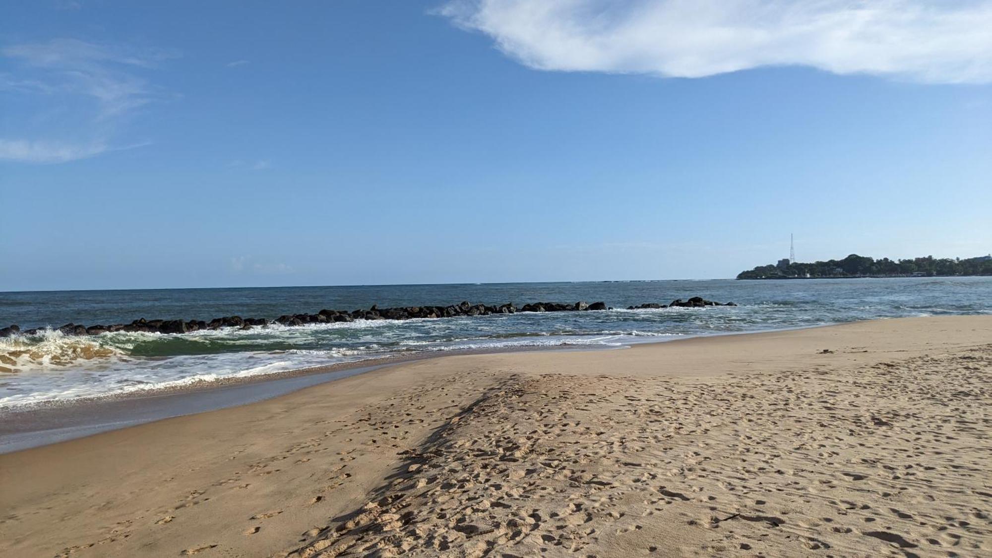 Canoe Beach Resort Tangalle Buitenkant foto