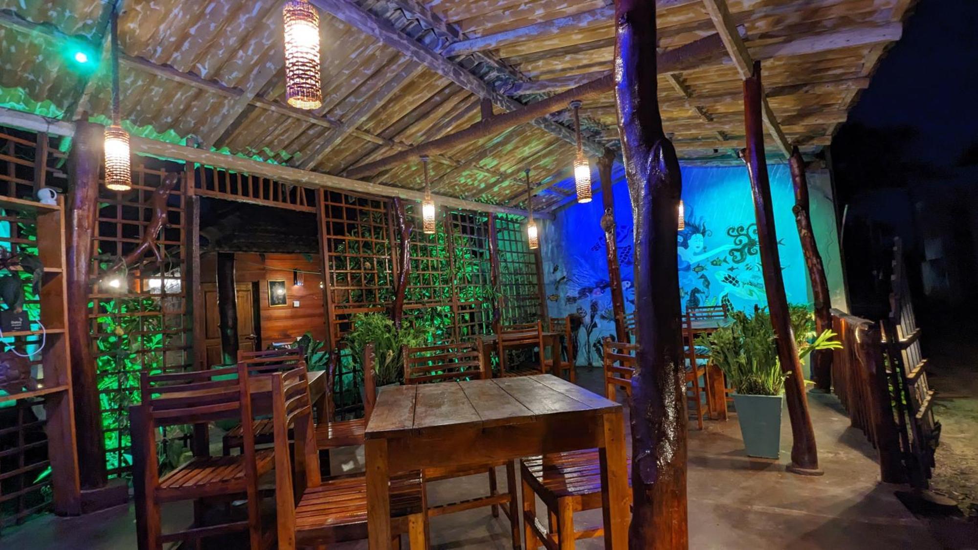 Canoe Beach Resort Tangalle Buitenkant foto