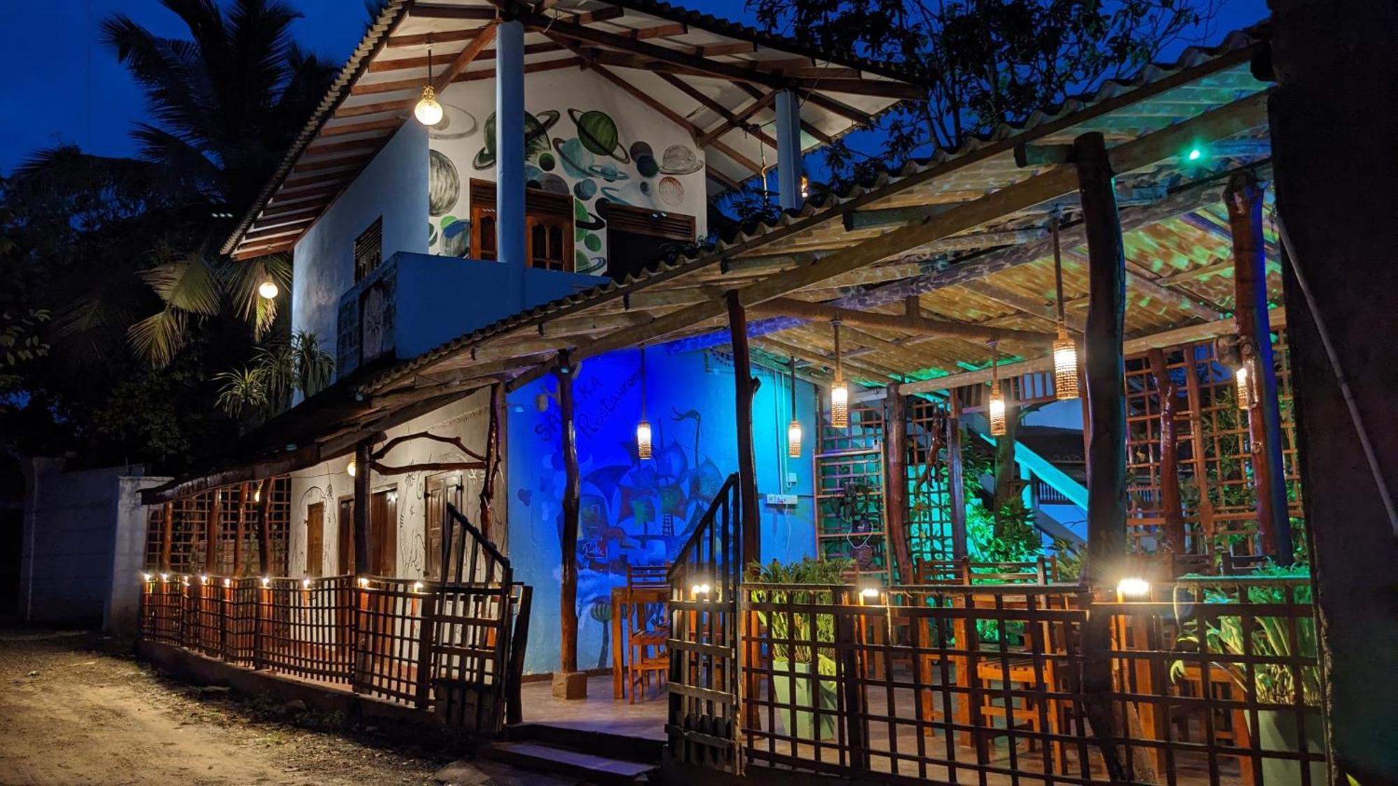 Canoe Beach Resort Tangalle Buitenkant foto
