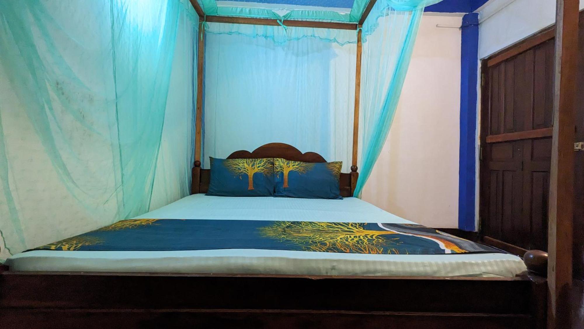 Canoe Beach Resort Tangalle Buitenkant foto