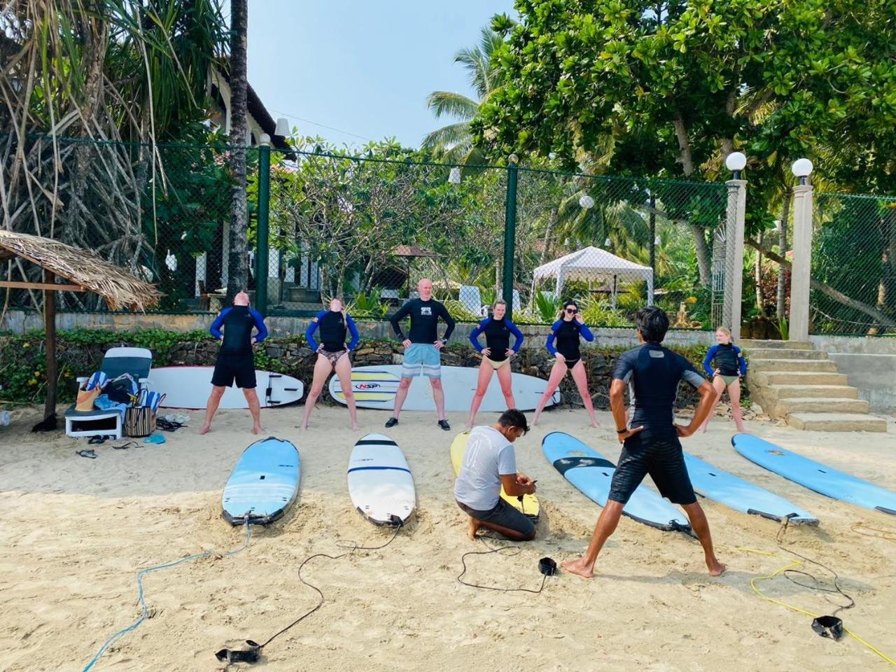 Canoe Beach Resort Tangalle Buitenkant foto