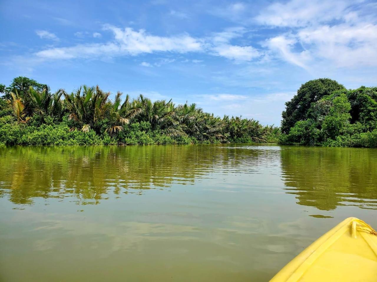 Canoe Beach Resort Tangalle Buitenkant foto