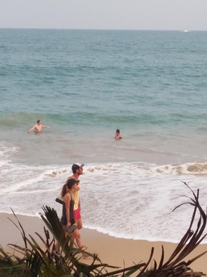 Canoe Beach Resort Tangalle Buitenkant foto